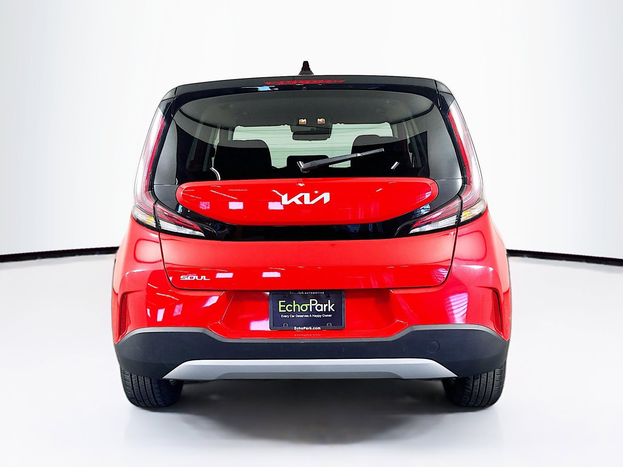 Used 2025 Kia Soul LX w/ LX Technology Package FWD image 7
