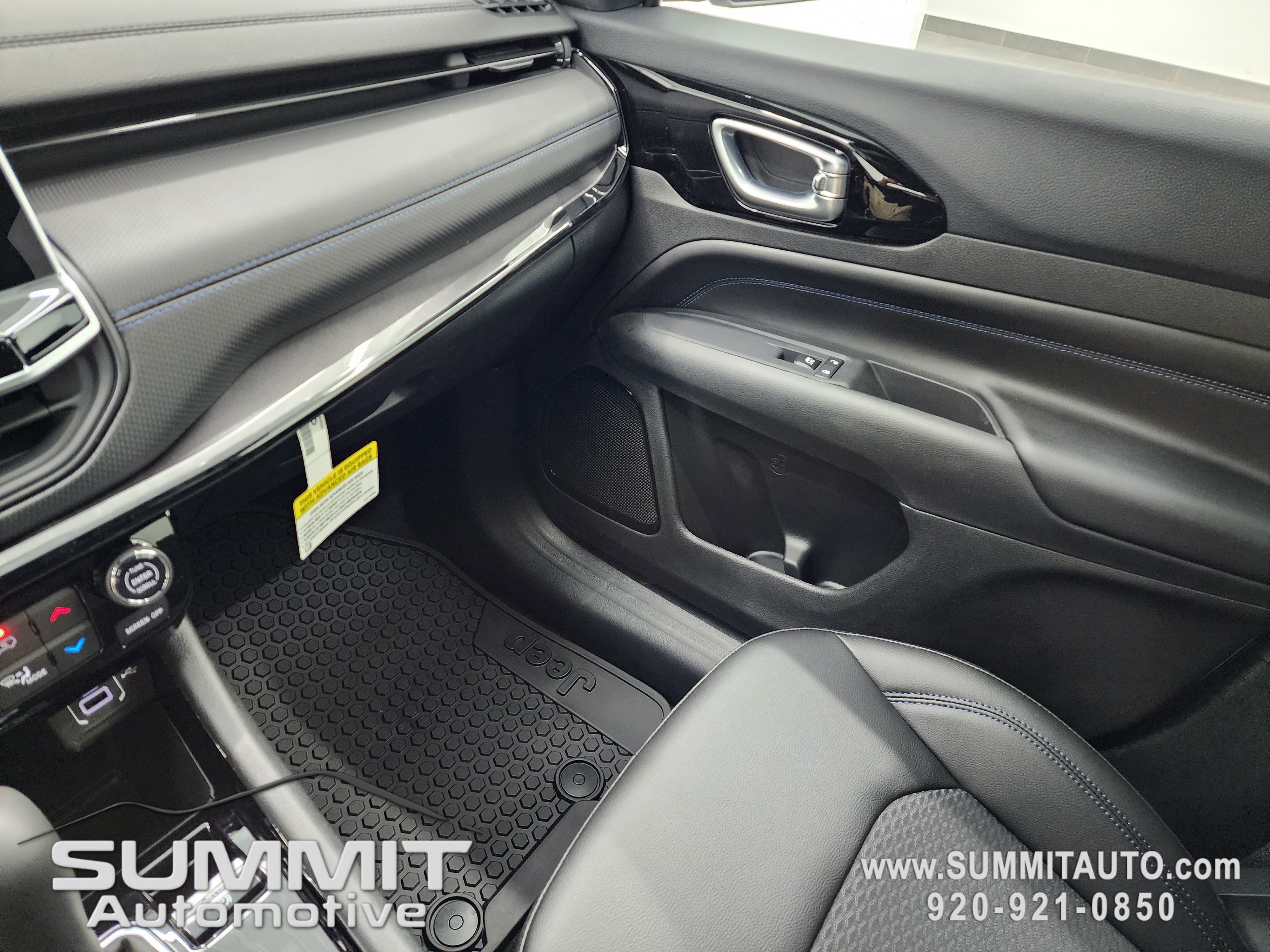 New 2026 Jeep Compass Latitude AWD/4WD image 12