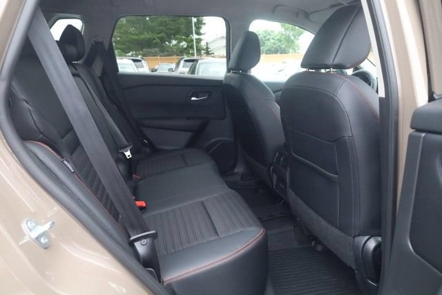 Certified 2025 Nissan Rogue SV AWD/4WD image 22