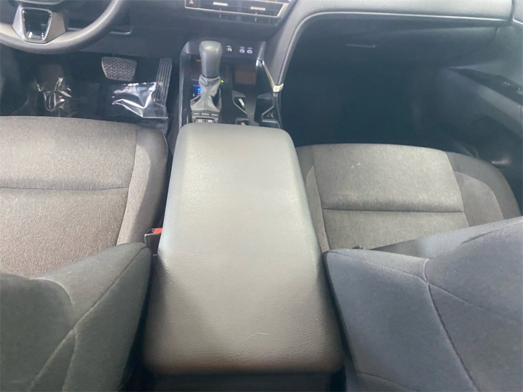 Used 2025 Toyota Camry LE image 11