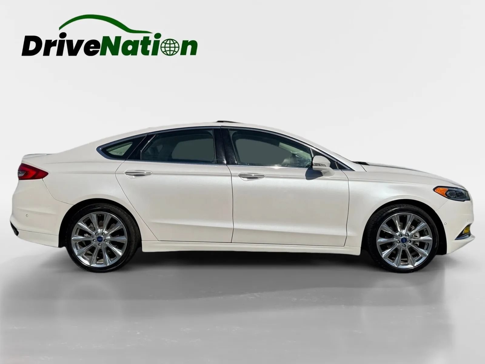 Used 2017 Ford Fusion Platinum FWD image 4