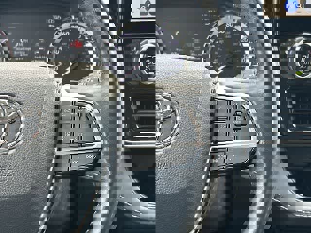 Used 2023 Toyota Highlander XLE image 10