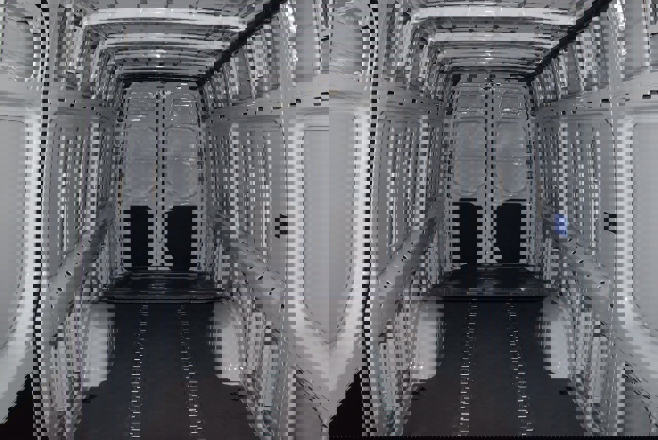 Used 2025 Mercedes-Benz Sprinter 2500 image 22