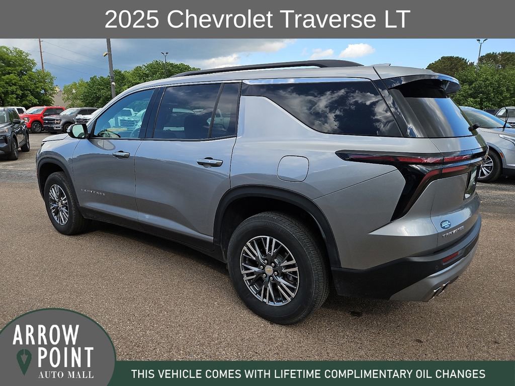 Used 2025 Chevrolet Traverse LT FWD image 8