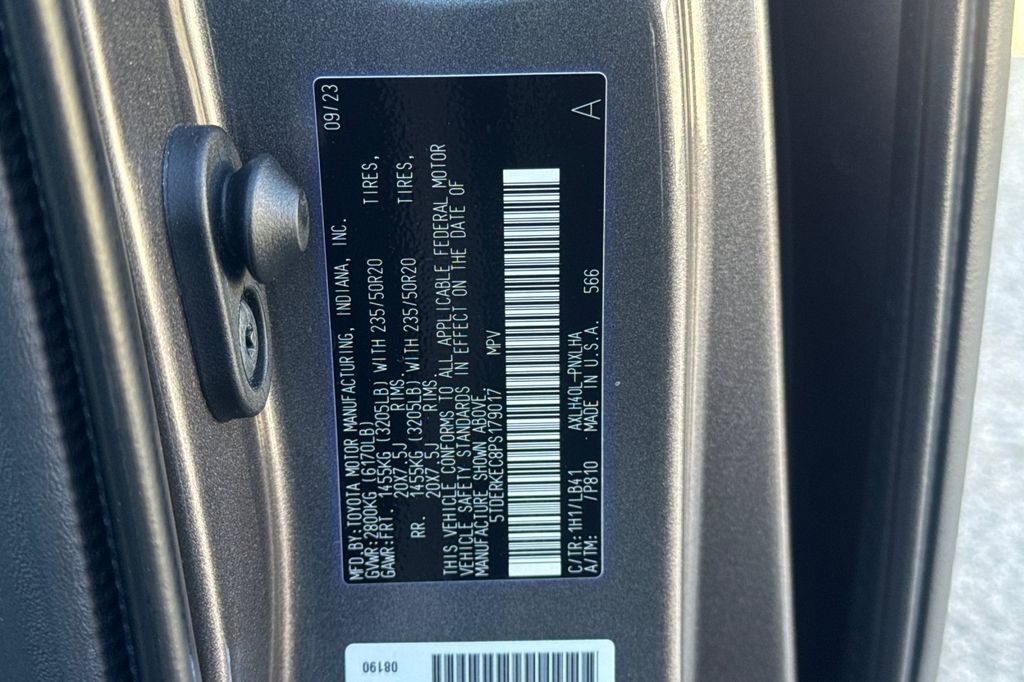 Certified 2023 Toyota Sienna Platinum image 29