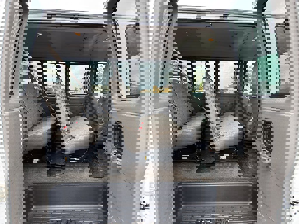 Used 2017 Chevrolet Express 3500 LT w/ LT Preferred Equipment Group image 18