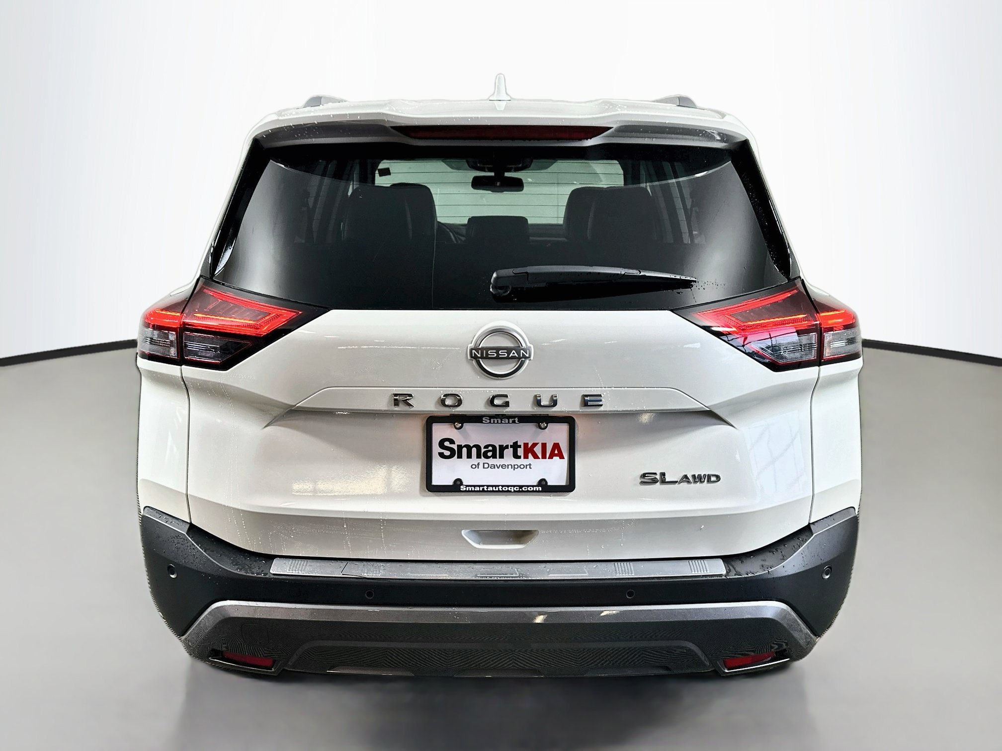 Used 2023 Nissan Rogue SL AWD/4WD image 6