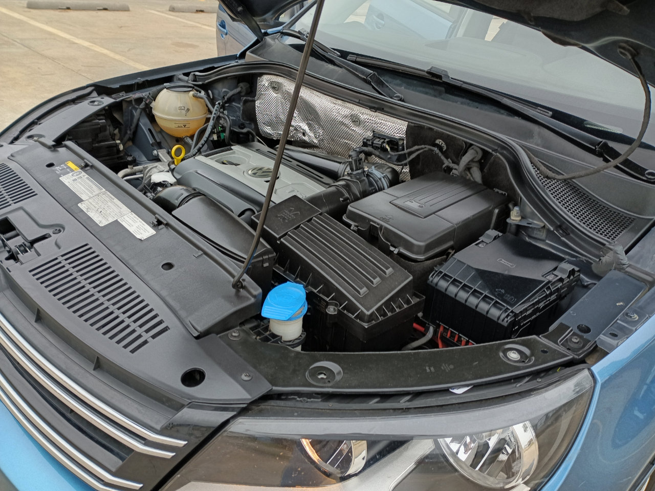 Used 2017 Volkswagen Tiguan S image 39