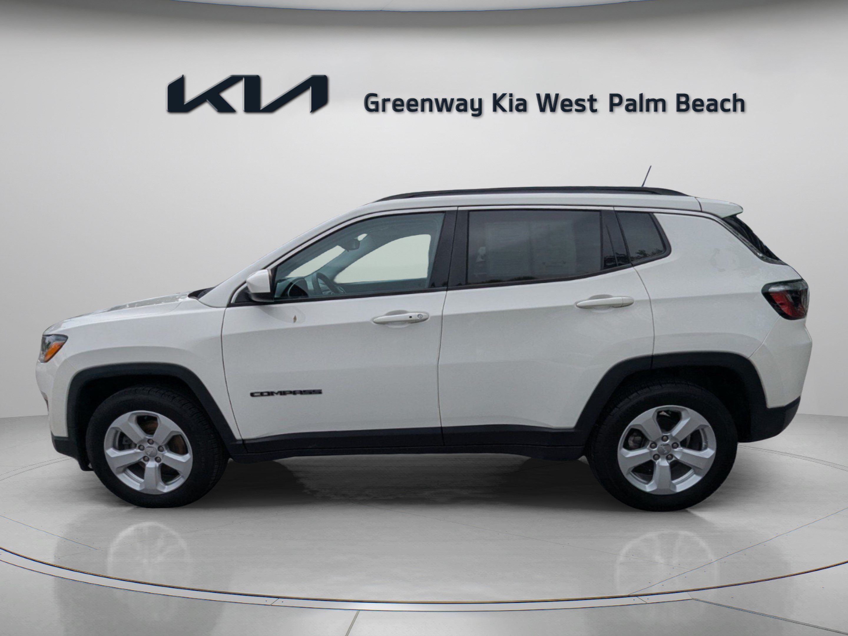 Used 2021 Jeep Compass Latitude w/ Sun and Sound Group FWD image 4