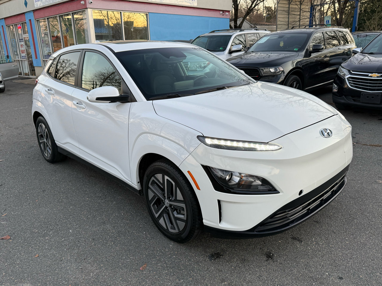 Used 2023 Hyundai Kona SEL image 8