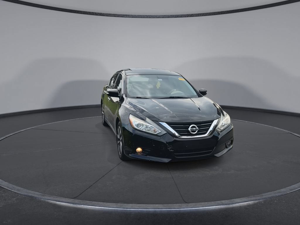 Used 2017 Nissan Altima 2.5 SV w/ Convenience Package FWD image 3