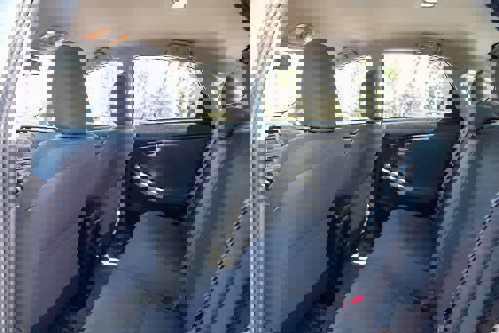 Used 2015 Toyota Prius Prime Plug-In Hybrid image 19