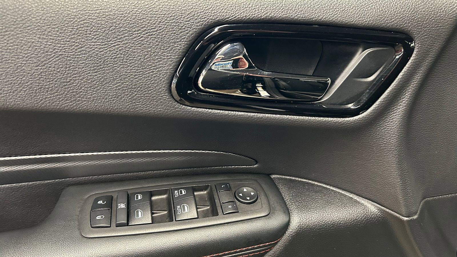 Used 2024 Dodge Durango GT image 9