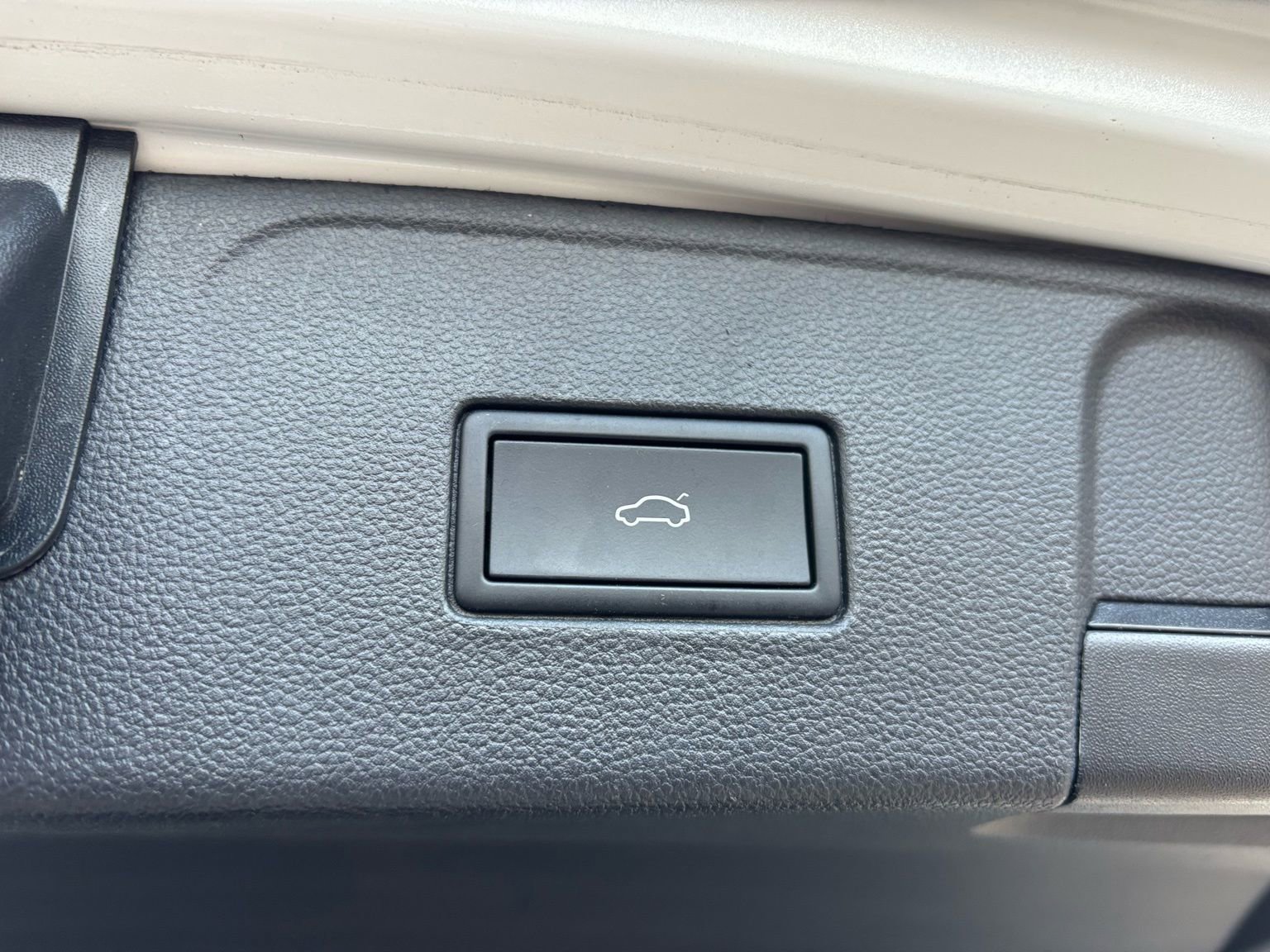 Used 2024 Volkswagen Atlas SEL image 24