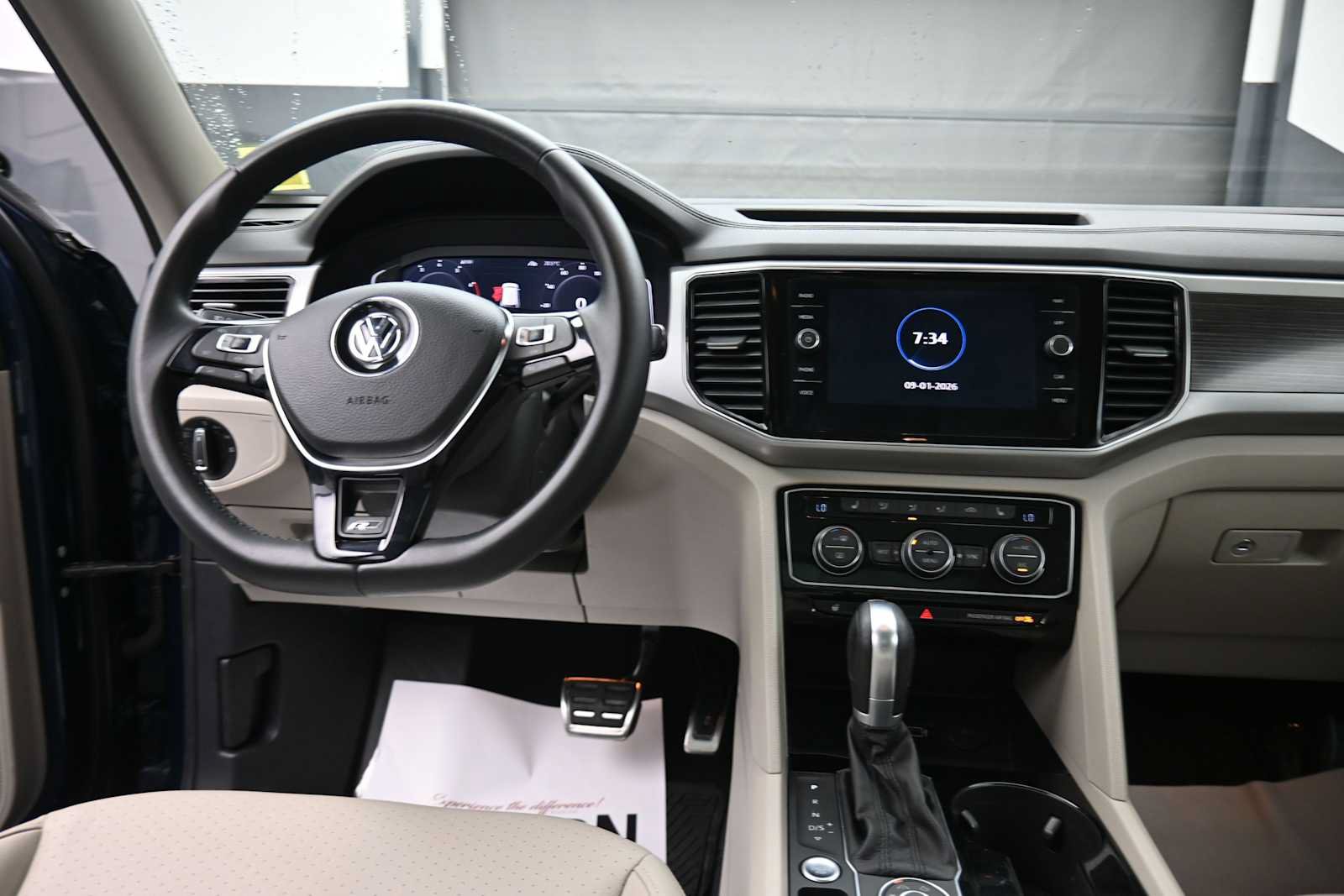 Used 2019 Volkswagen Atlas SEL R-Line AWD/4WD image 14