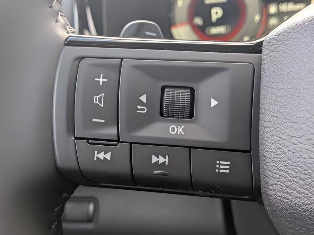 Used 2026 Nissan Pathfinder SL AWD/4WD image 13