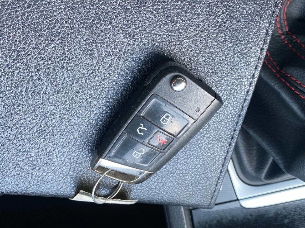 Used 2017 Volkswagen GTI Sport image 21