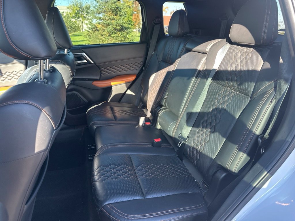 Used 2023 Mitsubishi Outlander SEL AWD/4WD image 15