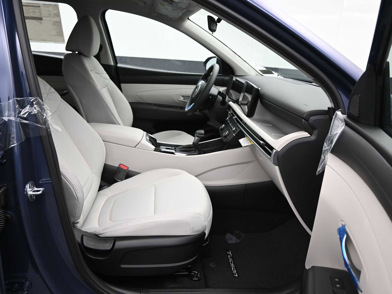 New 2026 Hyundai Tucson SE image 11