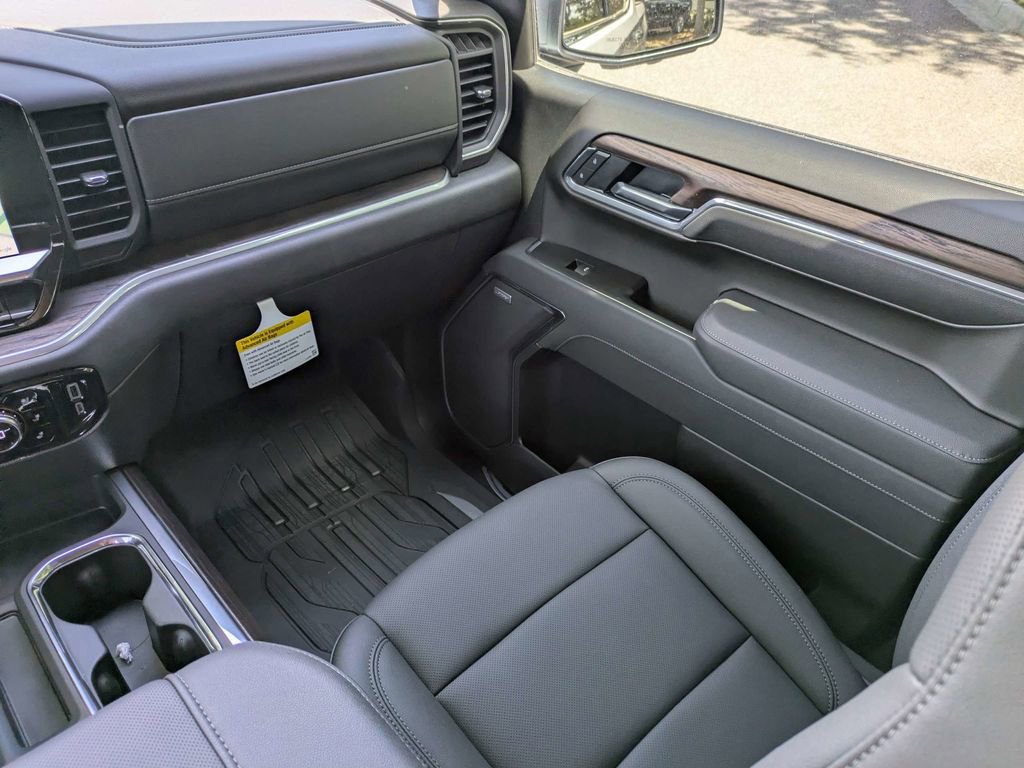 New 2026 GMC Sierra 1500 SLT w/ SLT Premium Plus Package AWD/4WD image 17