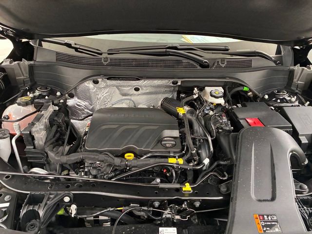 Certified 2025 Chevrolet Trax RS w/ Sunroof Package FWD image 11