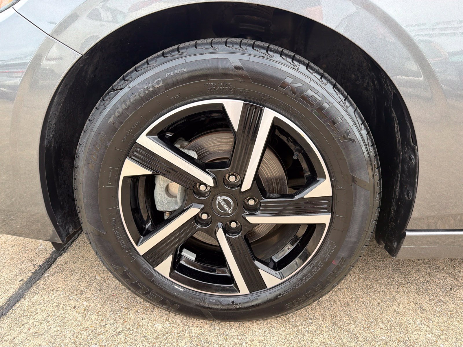 Used 2025 Nissan Sentra SV FWD image 7