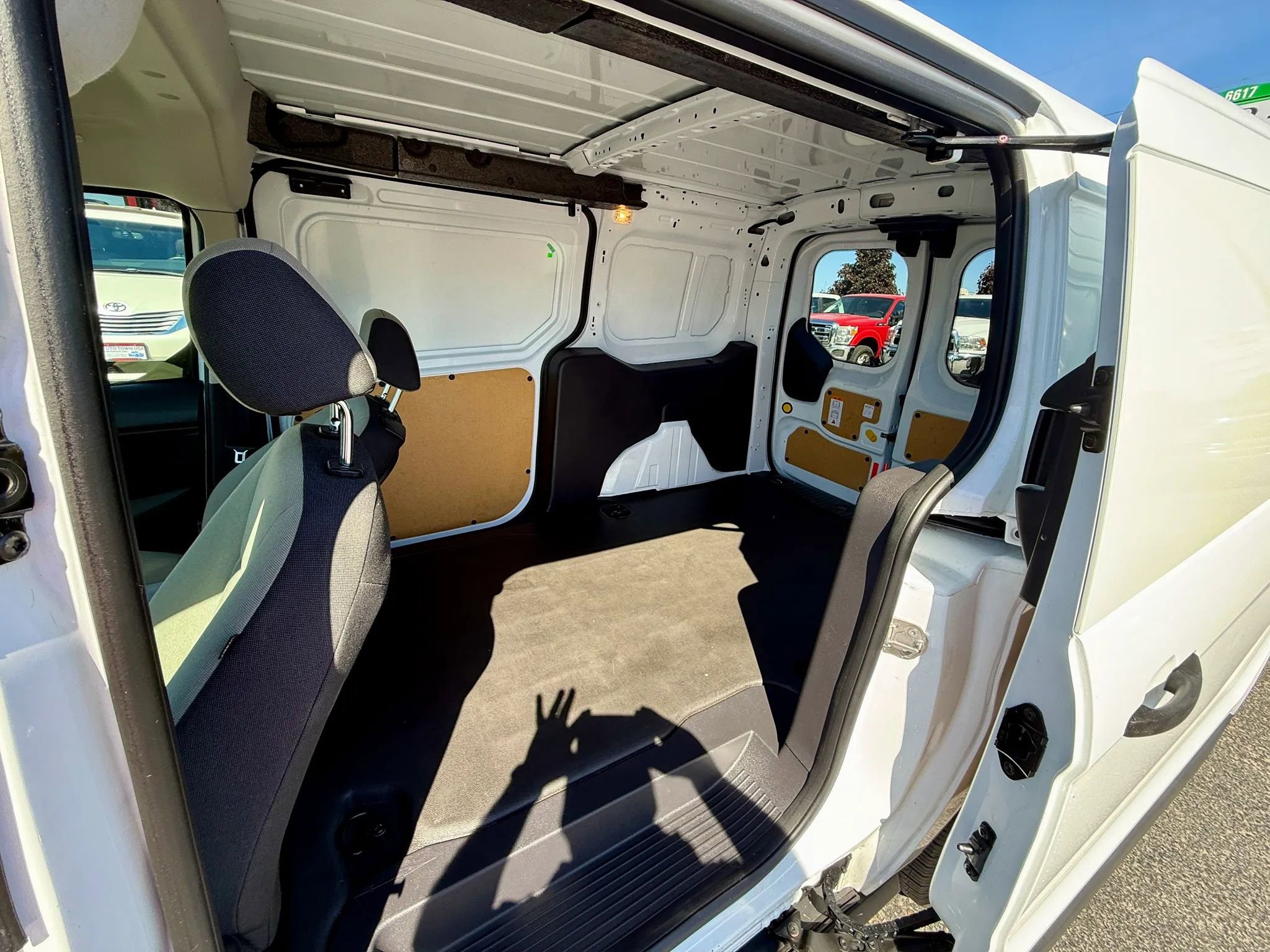 Used 2015 Ford Transit Connect XLT FWD image 14