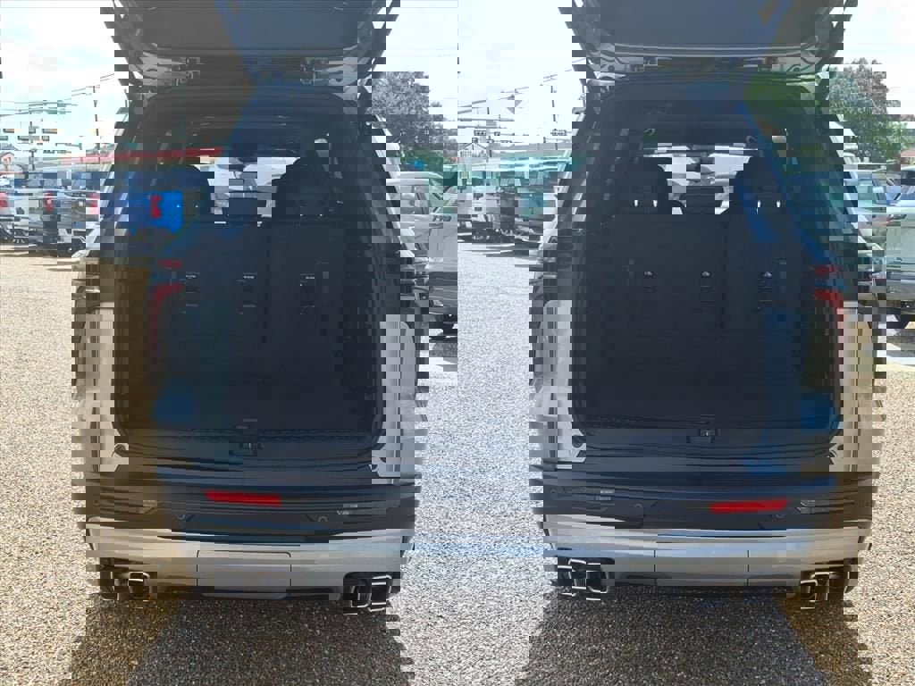 New 2026 Chevrolet Traverse LT w/ Enhanced Driving Package image 13