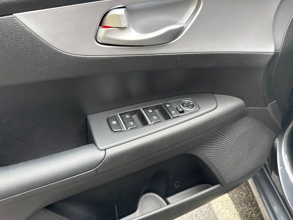 Used 2023 Kia Forte LXS FWD image 21