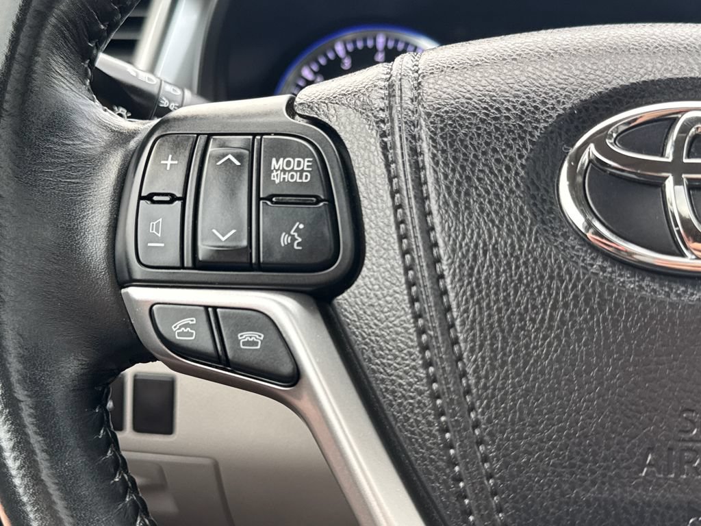 Used 2015 Toyota Highlander Limited AWD/4WD image 21