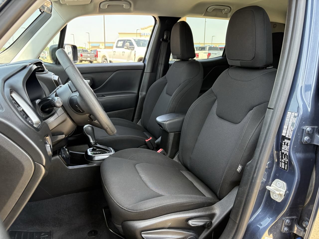 Used 2023 Jeep Renegade Latitude AWD/4WD image 25
