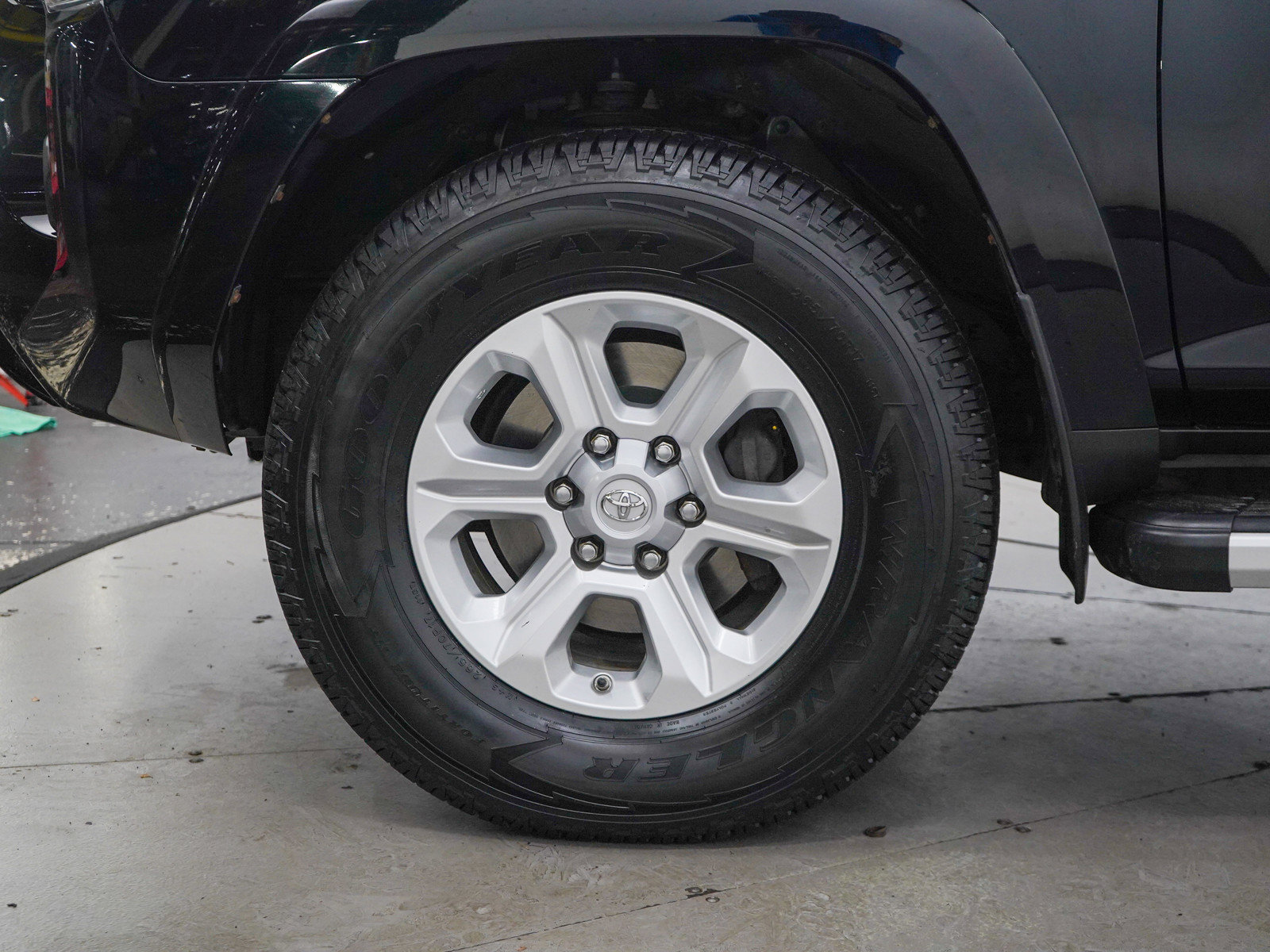 Used 2015 Toyota 4Runner SR5 Premium AWD/4WD image 28