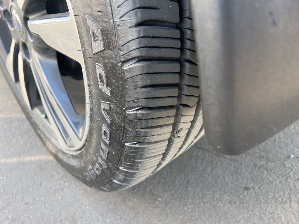 Used 2019 Nissan Kicks SR w/ SR Premium Package image 6