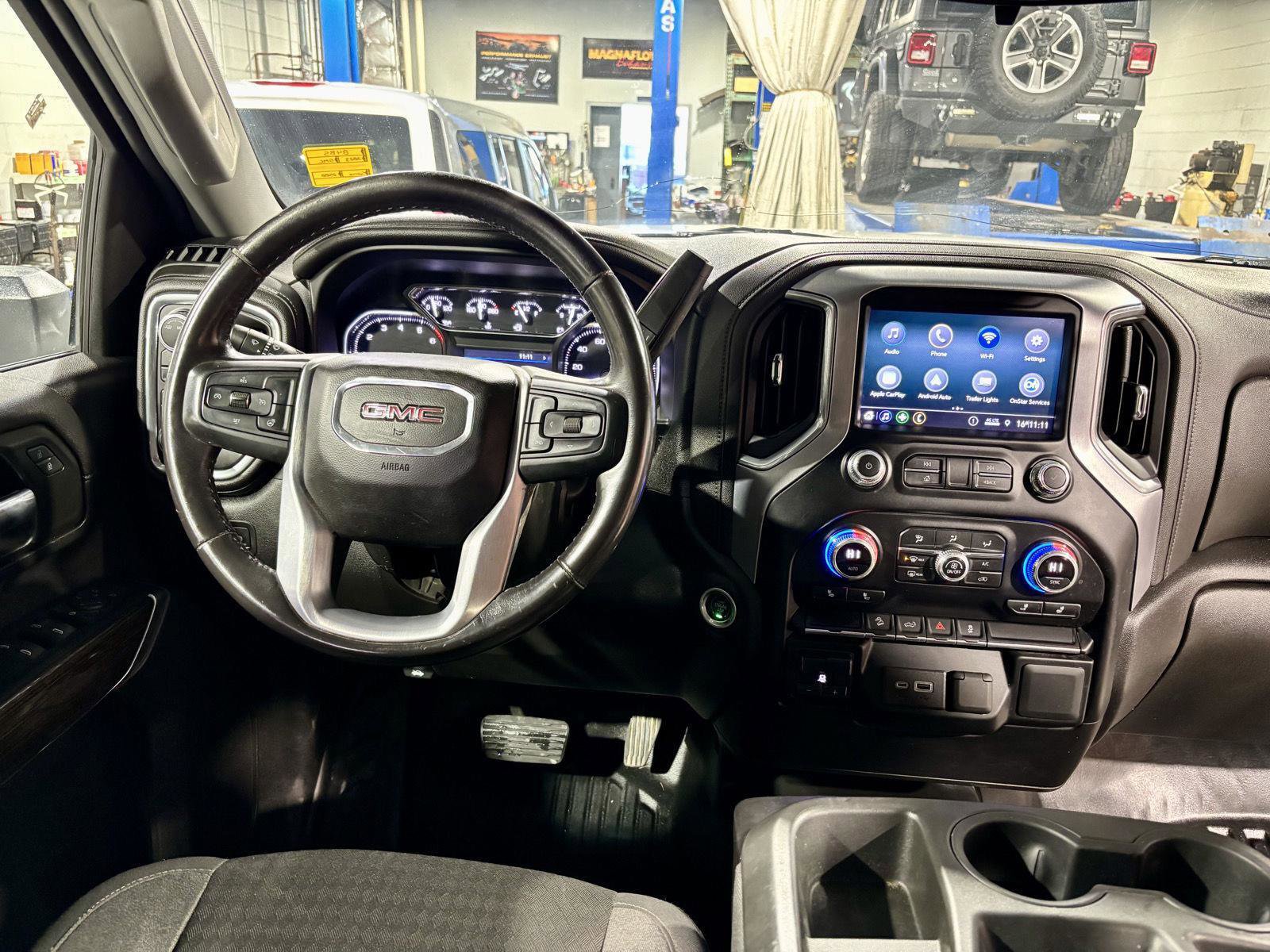 Used 2023 GMC Sierra 2500 SLE w/ SLE Convenience Package image 3