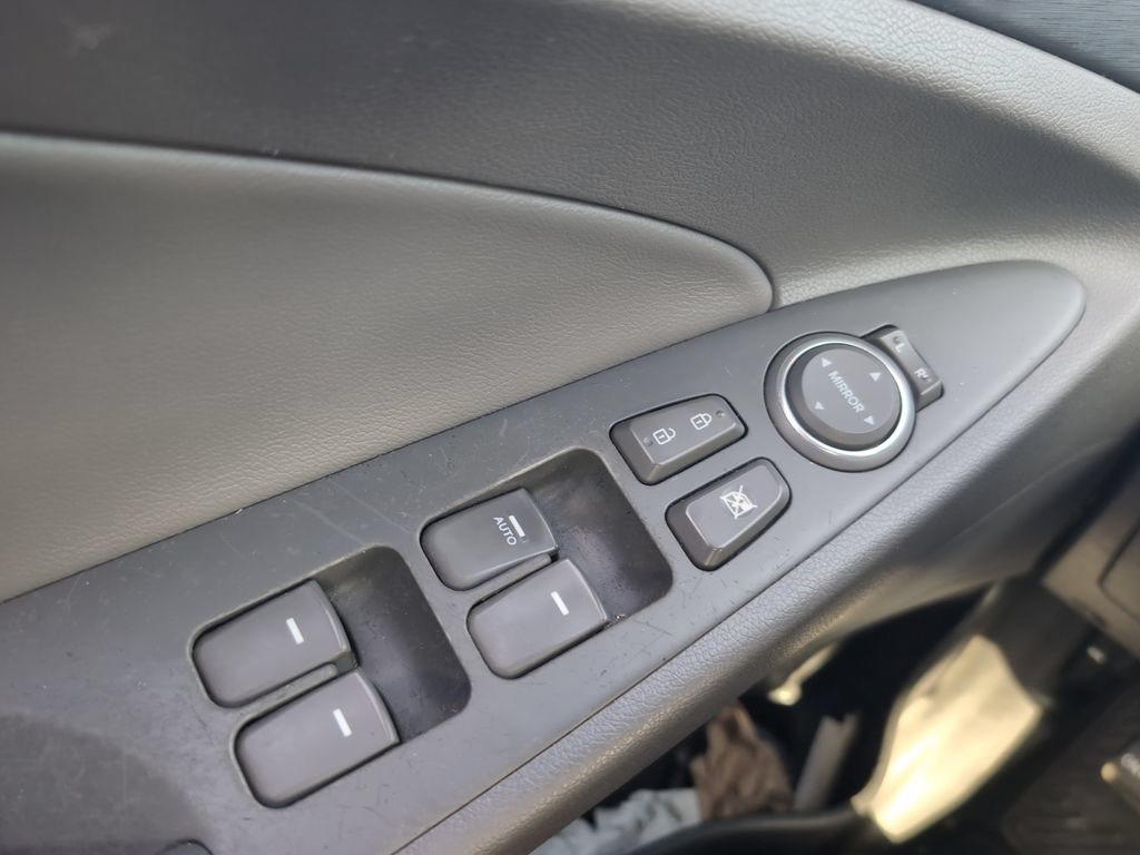 Used 2013 Hyundai Sonata GLS w/ Popular Equipment Pkg FWD image 18
