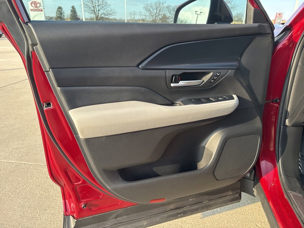 Certified 2024 Toyota Grand Highlander AWD Hybrid image 18
