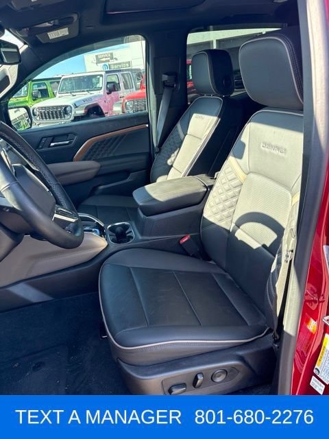 Used 2025 GMC Canyon Denali AWD/4WD image 11