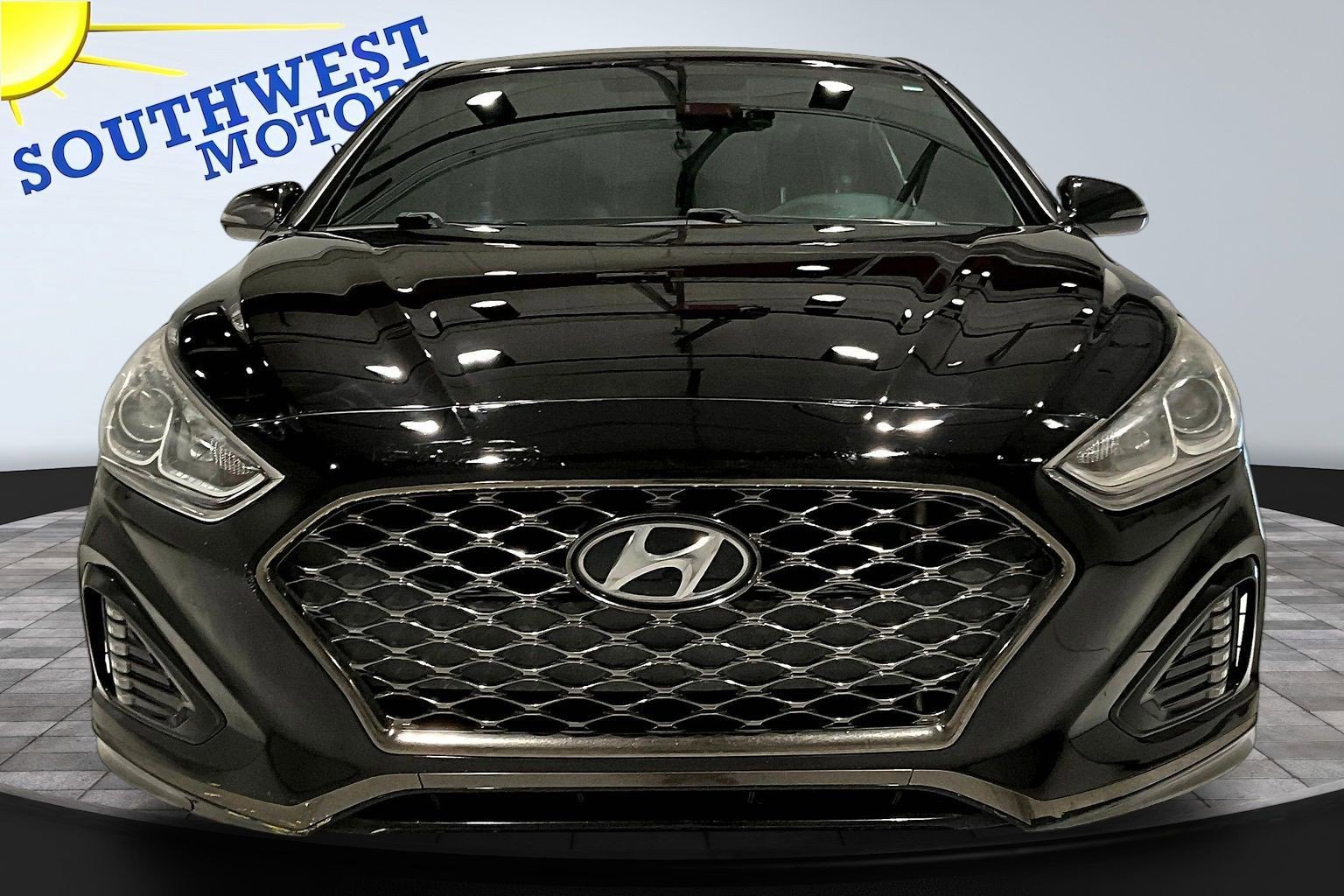 Used 2019 Hyundai Sonata Sport w/ Cargo Package FWD image 2