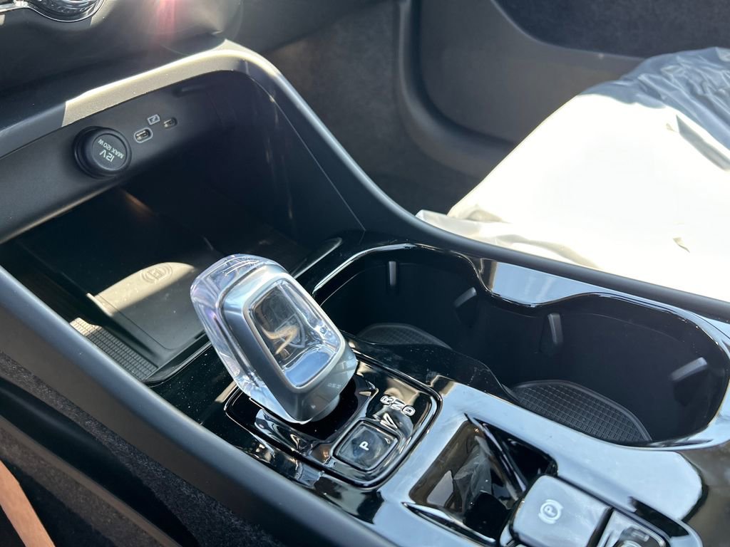 New 2026 Volvo XC40 B5 Ultra w/ Climate Package AWD/4WD image 19