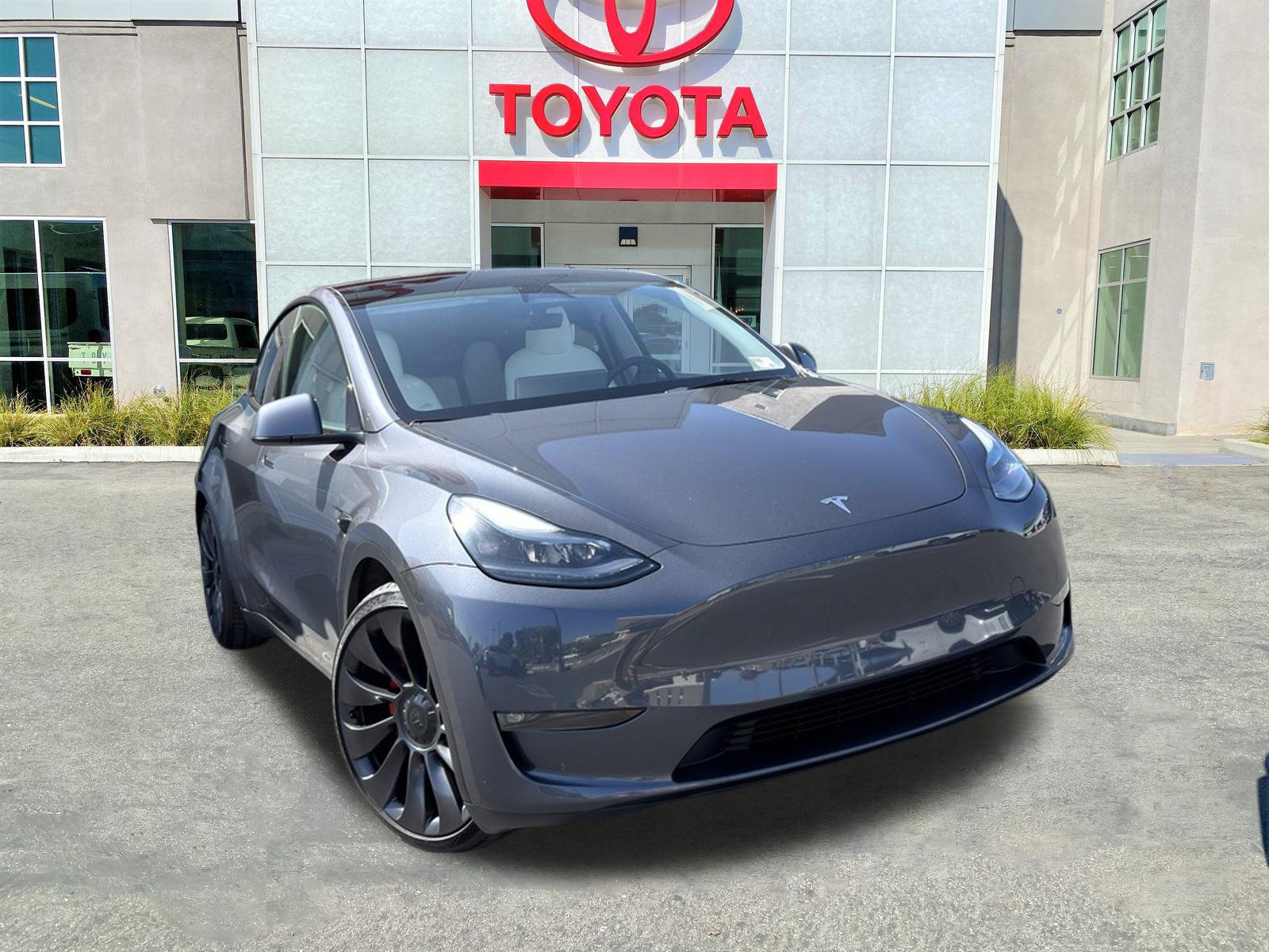Used 2023 Tesla Model Y Performance AWD/4WD image 2