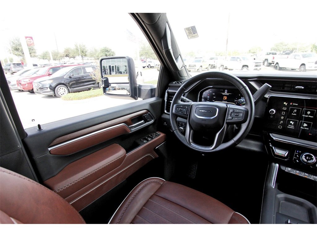 Used 2025 GMC Sierra 3500 Denali Ultimate image 6