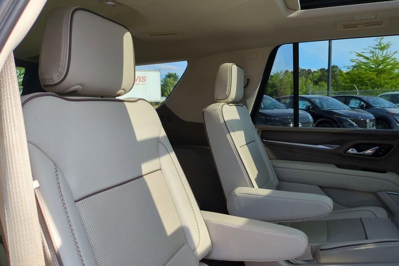 Used 2021 GMC Yukon Denali w/ Denali Premium Package RWD image 41