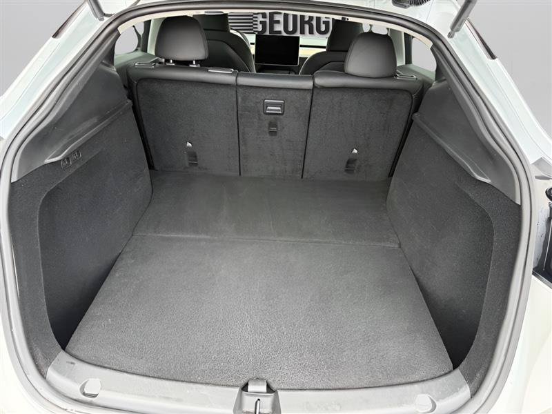 Used 2023 Tesla Model Y Long Range AWD/4WD image 28