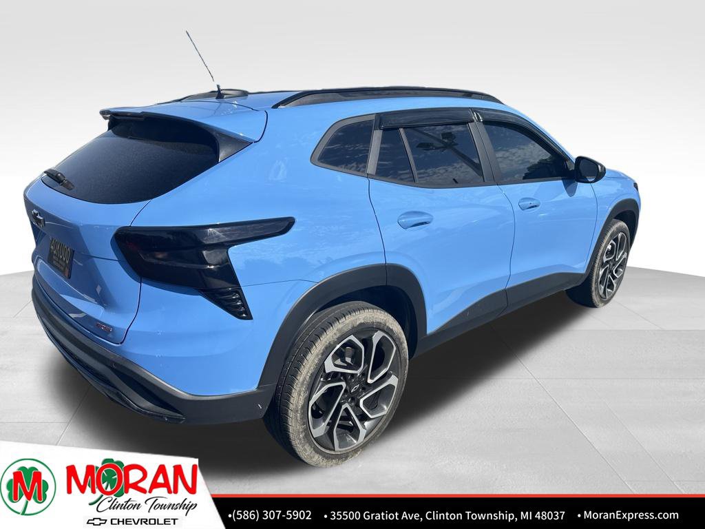 Used 2024 Chevrolet Trax RS w/ Driver Confidence Package FWD image 4