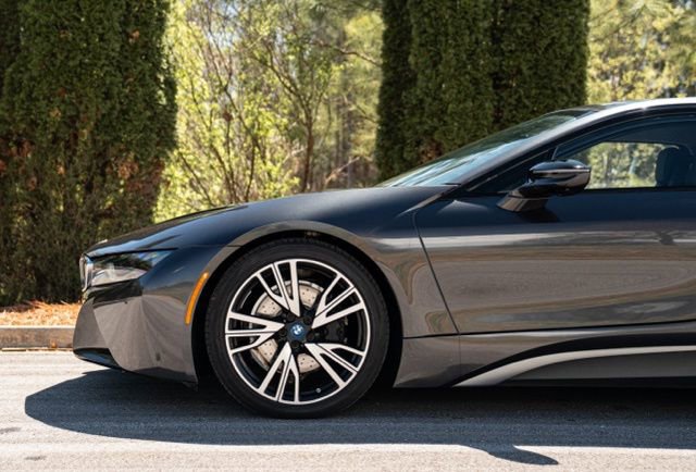 Used 2019 BMW i8 Base image 10