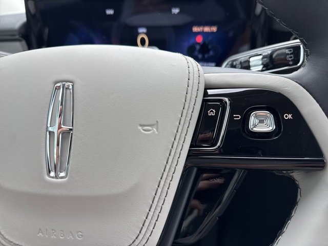 New 2025 Lincoln Aviator AWD image 19