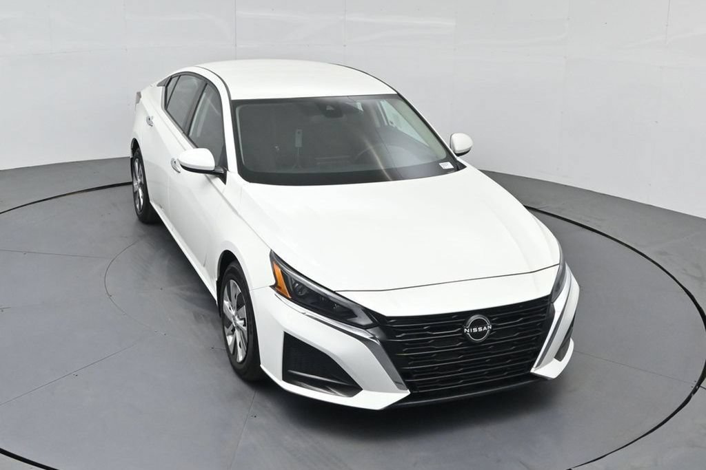 Used 2023 Nissan Altima 2.5 S FWD image 42