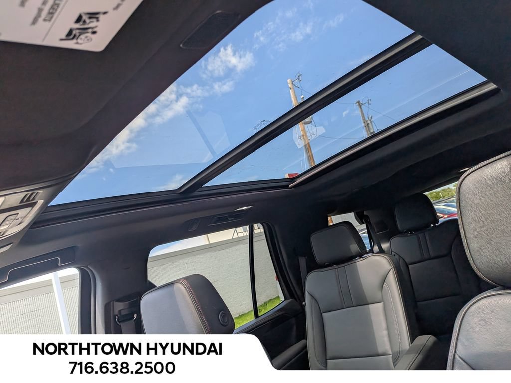 Used 2022 Chevrolet Tahoe RST w/ Luxury Package AWD/4WD image 9