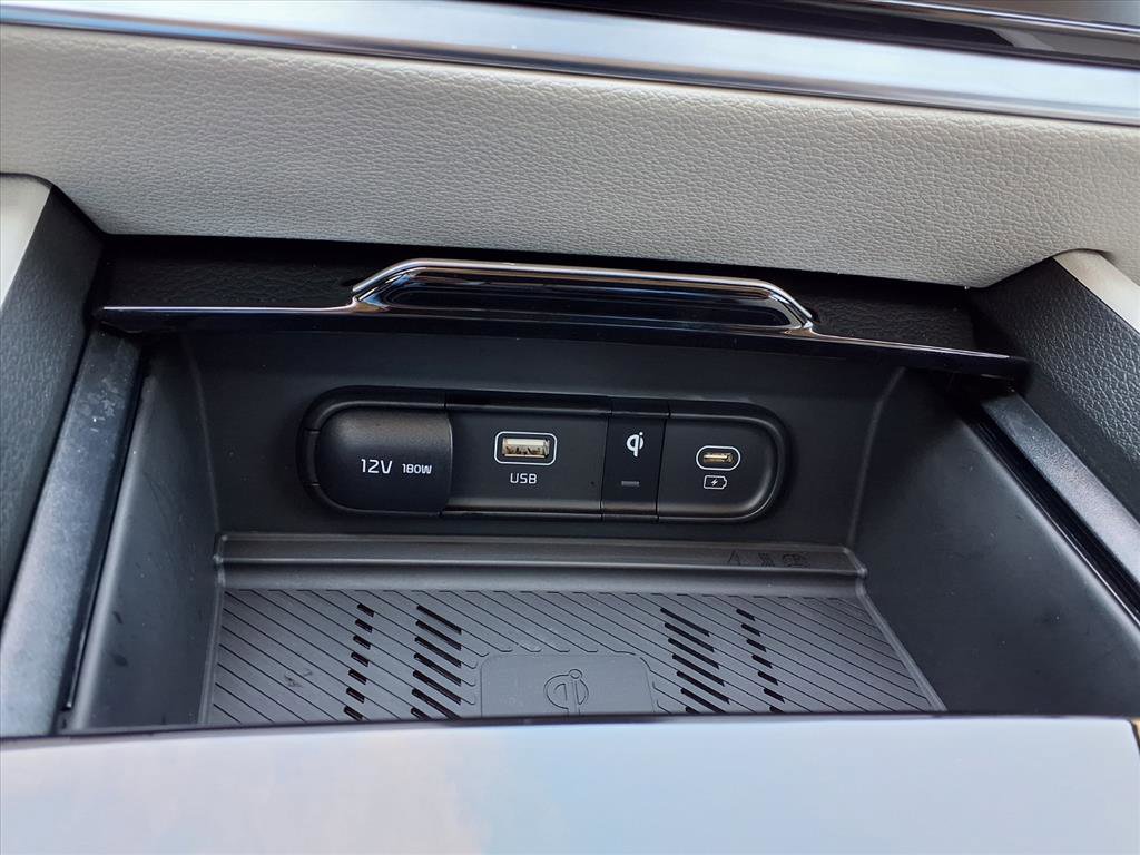Used 2025 Kia Sportage EX image 30