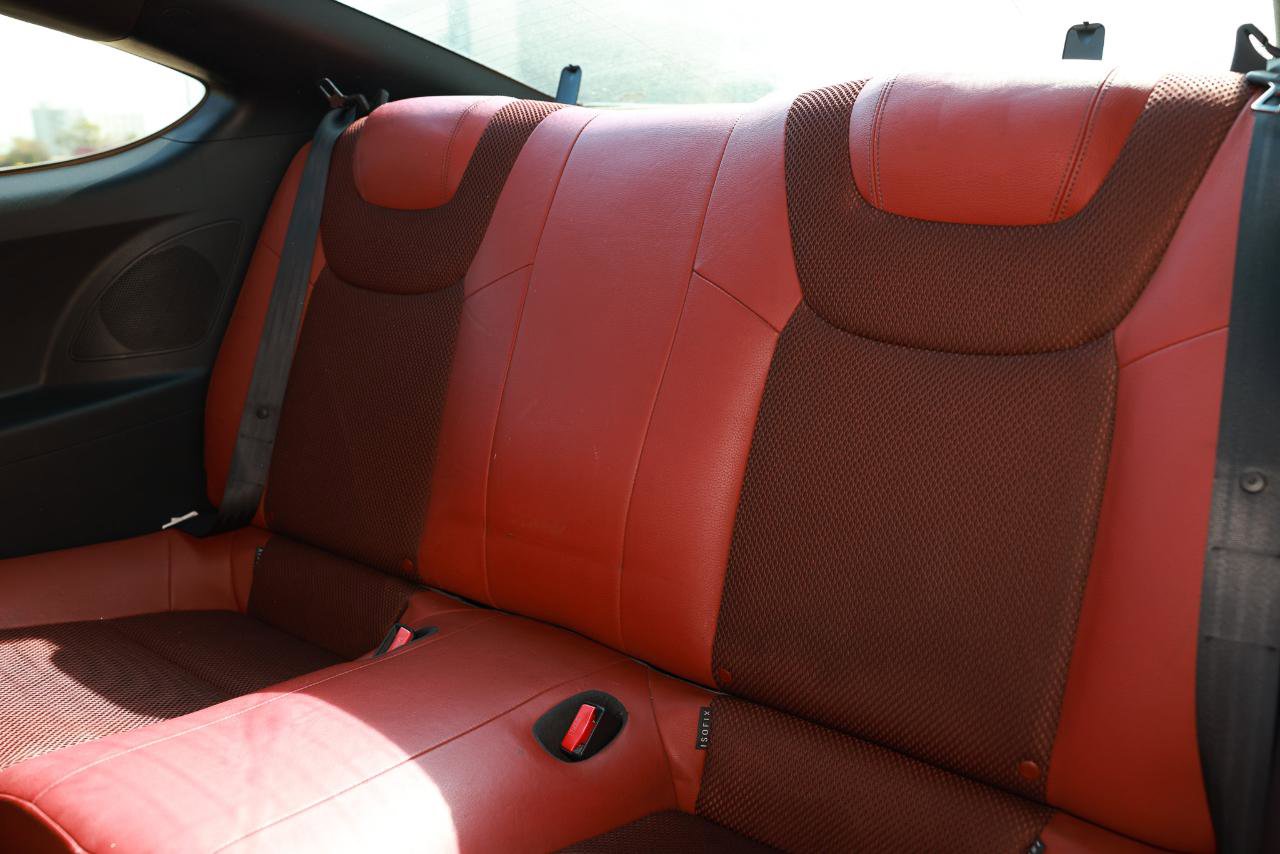 Used 2013 Hyundai Genesis 3.8 image 8